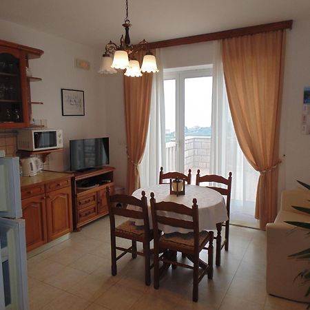 Villa Apartments Mate Cebalo Lumbarda Exterior photo