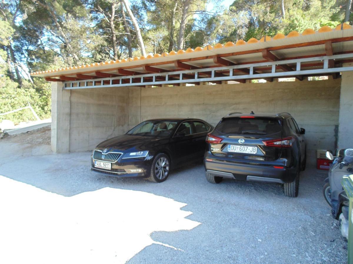 Villa Apartments Mate Cebalo Lumbarda Exterior photo