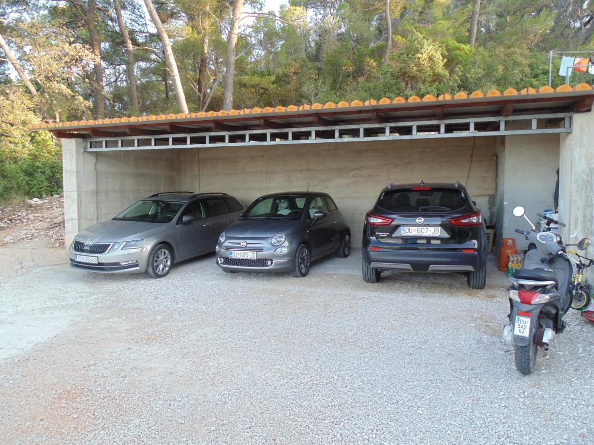 Villa Apartments Mate Cebalo Lumbarda Exterior photo